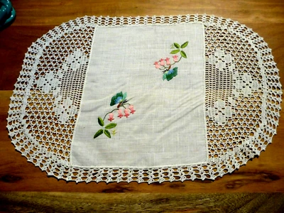 Linge ancien 1 napperon ovale dentelle crochet broderies de fleurs - Photo 1/2
