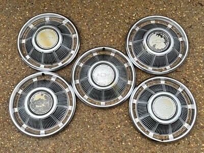 Juego de 4 tapacubos OEM 14" 1968-1969? Chevrolet Impala Caprice Foto 1 de 4