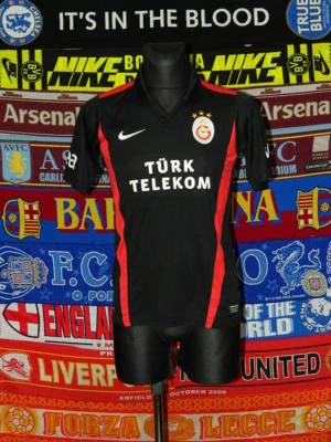 5/5 Galatasaray adults S 2011 third MINT original football shirt jersey trikot - Image 1 of 4