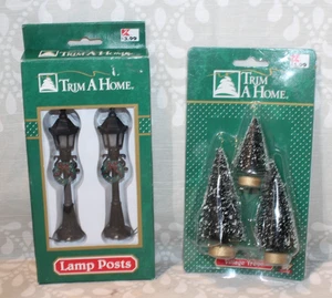 Vtg Trim A Home Christmas Village Accessories 2 Battery Lamp Posts & 3 Trees - Picture 1 of 7