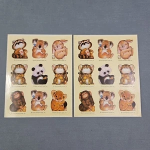 Vintage 1976 Hallmark Critter Sitters Baby Tiere Siegel 9 Stickerbogen (2) - Bild 1 von 4