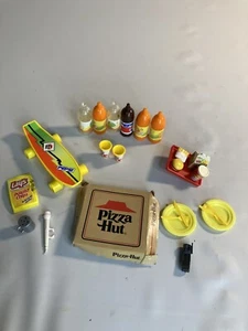 Barbie Modepuppe Pizza Hut McDonalds Tablett Plastikflasche Pop Konvolut  - Bild 1 von 1