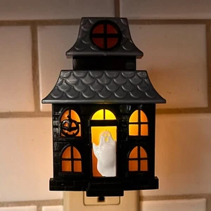 Slatkin Halloween Blinking Haunted House Light-Up Wallflower Fragrance Diffuser - Picture 1 of 7