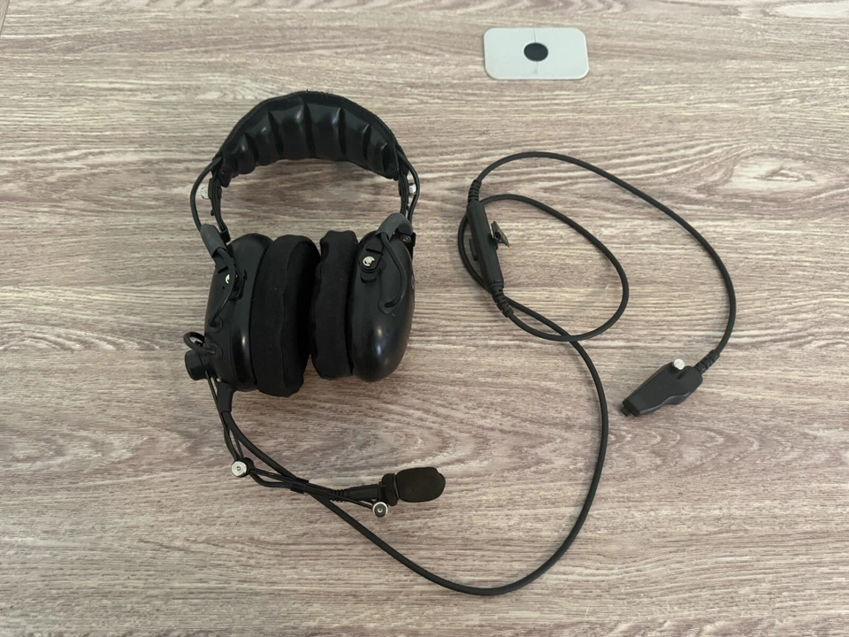 OTTO V4 Headset for Motorola READ DESCRIPTION - Image 1 of 4