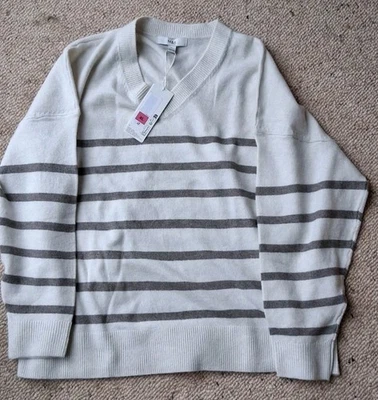Ladies  NWT  M&S  Size XL Cream/Grey V Jumper  - Image 1 of 2