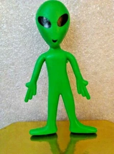ALIENS-Set of 2 - 3.5"H Bendable/Posable (Stays in Position) Green w/Black Eyes! - Picture 1 of 7