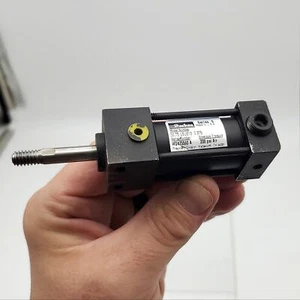 Parker 0.75 USUE13 0.375 Pneumatic Cylinder 3/4" Bore 3/8" Stroke NPTF 200psi - Picture 1 of 5