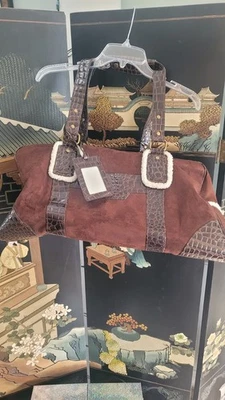 Bath & Body Works - спортивная сумка дорожная коричневая искусственная замша белый мех отделка ручная кладь  - Изображение 1 из 4