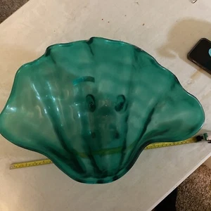 Vintage Large Acrylic Plastic Green Clam Shell Beach Pool Nautical Serving Bowl - Picture 1 of 3