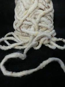 1 MT CORDONE CORDONCINO FILO FELTRO LANA DECORAZIONE FAI DA TE BRICOLAGE PANNA - Picture 1 of 1