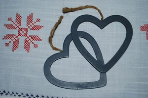 Dekoration Geschenk Herz grau mit Herz-Ausschnitt zum Hängen NEU Hochzeit? 2 Stk - Bild 1 von 8