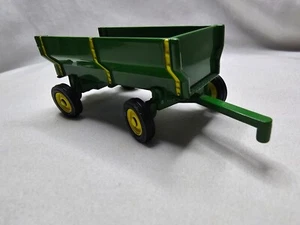 Ertl John Deere Metal Wagon Trailer Farm Vehicle Agricultural Equipment Toy - Picture 1 of 7