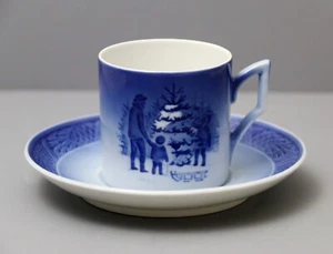 1979 Royal Copenhagen Cup and Saucer - Choosing the Christmas Tree - Picture 1 of 6