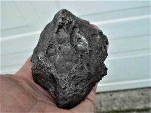 MUSEUM QUALITY! RARE ORIENTED SPECIMEN! NEW CAMPO DEL CIELO METEORITE 1000 GMS - Picture 1 of 9