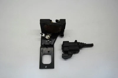 Atuador de trava de tampa de porta-malas Mercury Mariner 2009  - Imagem 1 de 4