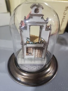 Hummel 250 953-D Miniature Bavarian Cottage Dome With Mini Figure - Picture 1 of 4