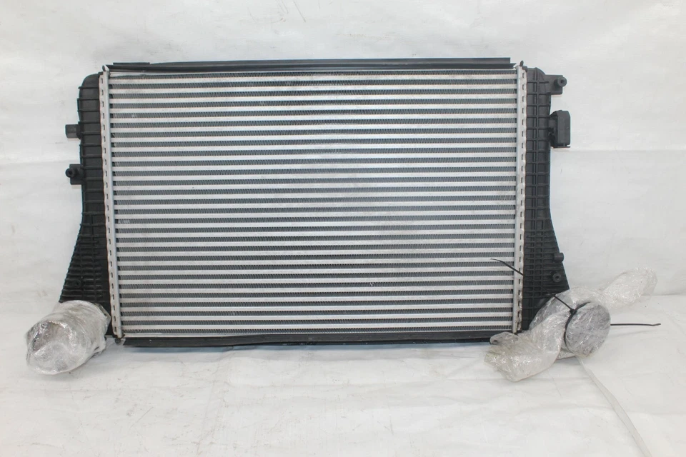 2009 AUDI TT 8J COUPE #156 2.0L FWD INTERCOOLER GENUÍNO  - Imagem 1 de 4