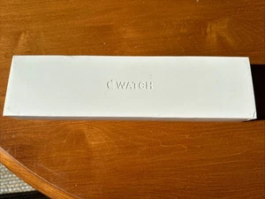 Neu Apple Watch Series 8 GPS Cellular 45mm Aluminiumgehäuse Weiß Sportarmband M/L - Bild 1 von 5