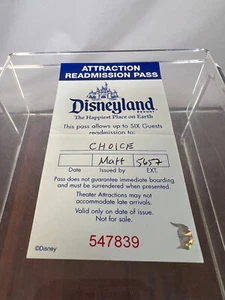 Boleto de pase de readmisión de atracción de paseo raro de Disneyland Disney Seis invitados - Imagen 1 de 6