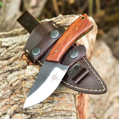 Cuchillo de caza personalizado forjado a mano de acero de alto carbono 1095 con mango de madera exótica  Foto 1 de 4