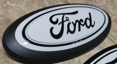 2021-22 F150 emblema personalizado delantero Oxford blanco y negro brillante, envolvente texturizado Foto 1 de 4