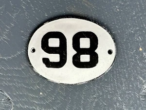 Numero 98 numeri civici smaltati vintage made in Europa SPA camera d'albergo SPEDIZIONE GRATUITA - Foto 1 di 2