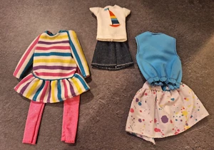 VINTAGE SKIPPER DOLLS - CLOTHING LOT, 3 OUTFITS + BLUE FLATS NICE CONDITION-Read - Picture 1 of 4