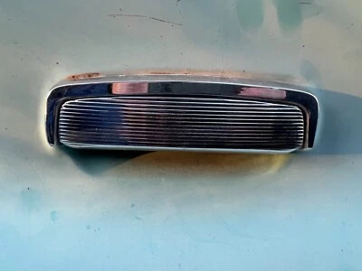 Chrysler New Yorker 1960 1961 pasajero manija de puerta exterior trasera derecha fabricante de equipos originales Foto 1 de 3