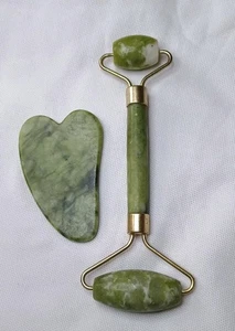 Green Jade Crystal Massage Roller & Gua Sha - Picture 1 of 2