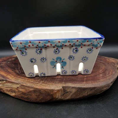 American Atelier Ceramic Berry Basket Colander Blue Red Floral 6" Square Farmh - Image 1 of 4