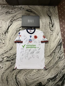 Camiseta de fútbol local blanca amapola firmada por Bolton Wanderers Squad 2024/25 certificado de autenticidad en caja - Imagen 1 de 24