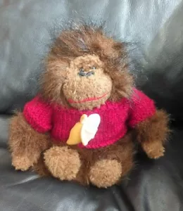Gibson Gorilla Plush Vintage 1996 Monkey Ape Red Sweater Banana Stuffed Animal - Picture 1 of 11