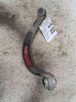 Brazo de control inferior delantero trasero lado pasajero Rh 2014 S4 Audi Sku#3977814 Foto 1 de 4