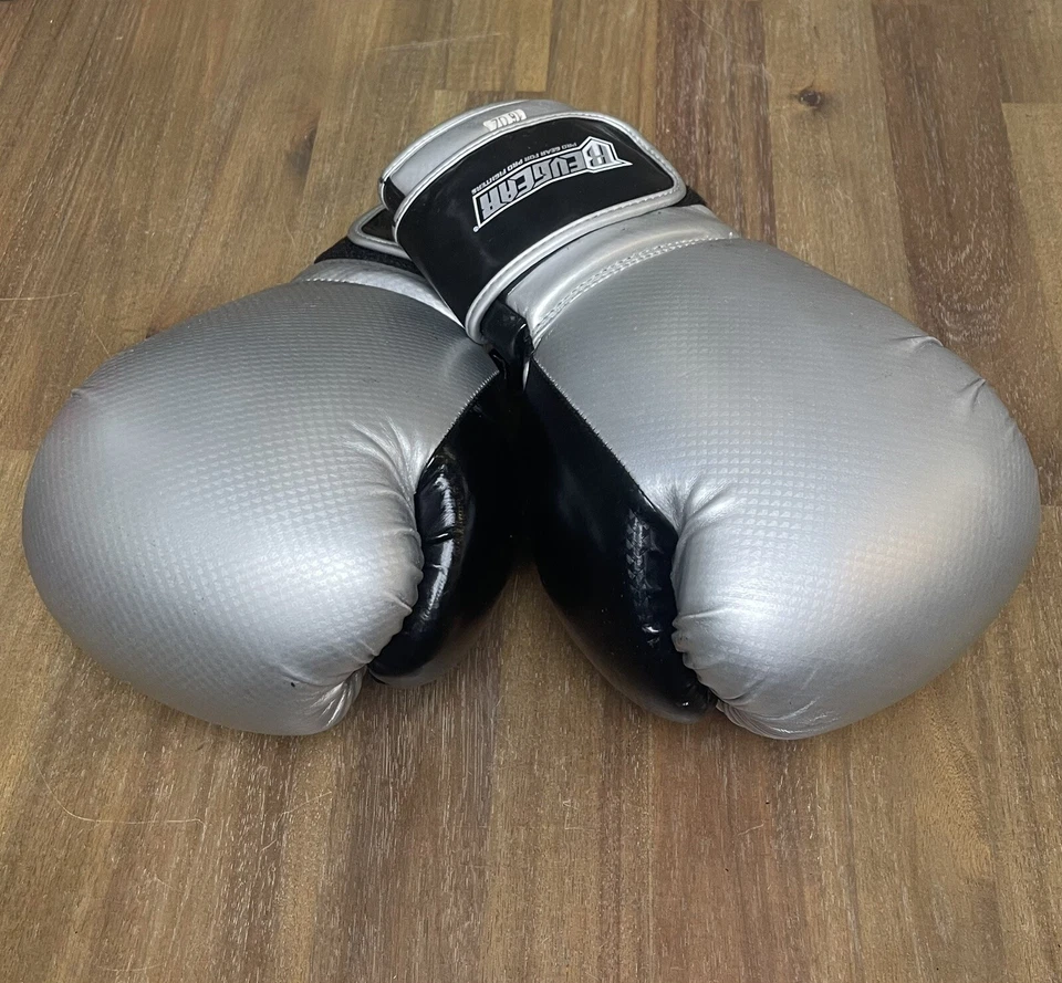 Revgear Gloves 16 Ounce Pro Training MMA Bags Pads Mitts - Image 1 of 4