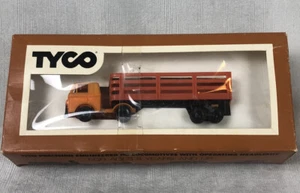 HO TYCO 935-3 Cattle Car Depot Trailer & Cab Old Stock - Picture 1 of 6