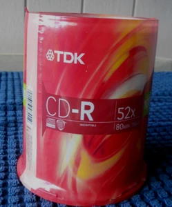Paquete de 100 discos CD-R TDK 80 minutos, eje 700 MB - Imagen 1 de 2