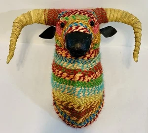 Volkskunst Wandbehang Tier Büste Ochse Steuer Stierkopf bunt Jute Garn - Bild 1 von 14