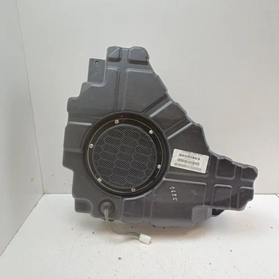 Jeep Grand Cherokee 2015 Subwoofer speaker P05064610AC MAM82065 - Image 1 of 4