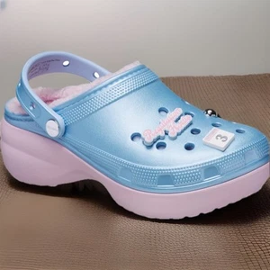 Zapatos zuecos de plataforma clásicos Crocs Mean Girls para mujer - azules y rosas - talla 8 - Imagen 1 de 9