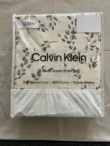 NEU 4-teiliges Calvin Klein Queen Bettwäsche Set Natur AIRY BOTANICAL grün auf cremeweiß - Bild 1 von 4