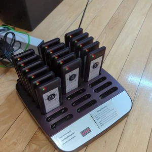 Wireless Call Pager System Restaurant Calling w. 16 (!!!) Pagers & Base. TESTED. - Zdjęcie 1 z 8