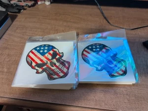 Lotto di 18 bastoncini teschio vinile - Foto 1 di 3