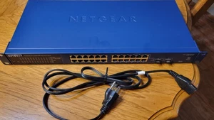 NETGEAR GS724T v3 ProSafe 24 ports, Gigabit Ethernet, commutateur intelligent - Photo 1/9