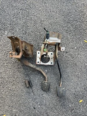 95-04 Tacoma 96-02 4Runner Toyota Clutch & Brake Pedal assembly Manual Trans - Image 1 of 4