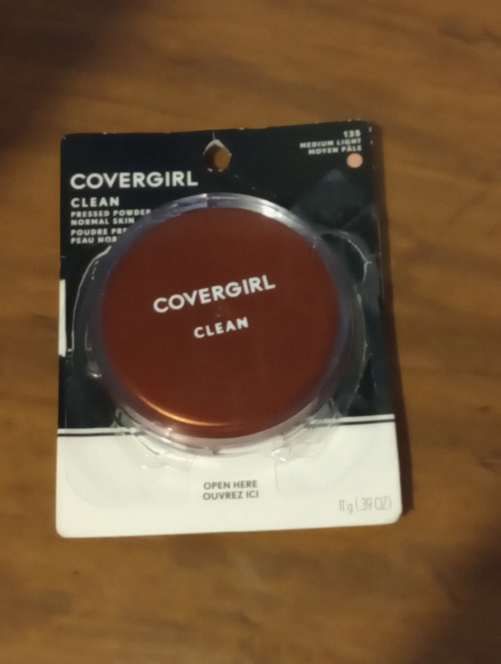 COVERGIRL Clean Invisible Pressed Powder, Medium Light 135 - Image 1 of 4