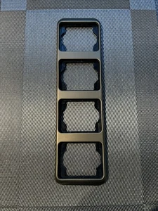 Busch-Jaeger alpha nea bronze Abdeckrahmen 4-fach senkrecht - Bild 1 von 1