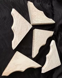Lot Of 5 Patterened Crown Moulding Corners Real Wood - Picture 1 of 4