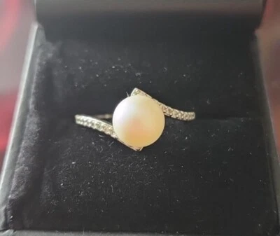 NWOT Fragrant Jewels With Faux Pearl &Small Clear Accent Stones Ring Size 7 - Image 1 of 4