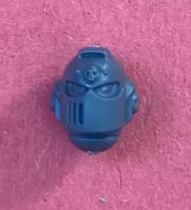 Nuovo HEMET CHAMPION Space Marine Primaris COMPANY HEROS COMPANY - Punte 40k - Foto 1 di 1
