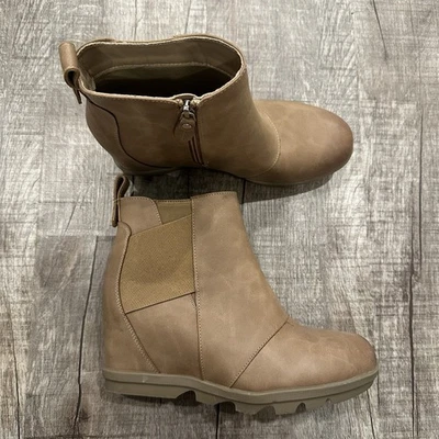 Athlefit Tan Faux Leather Wedge Ankle Boots Lug Sole Side Zip Women’s Size 10 - Image 1 of 4